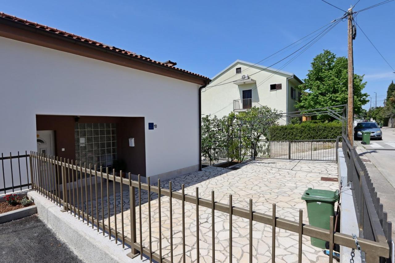Apartments And Rooms With Parking Space Selce, Crikvenica - 2362 Exteriér fotografie
