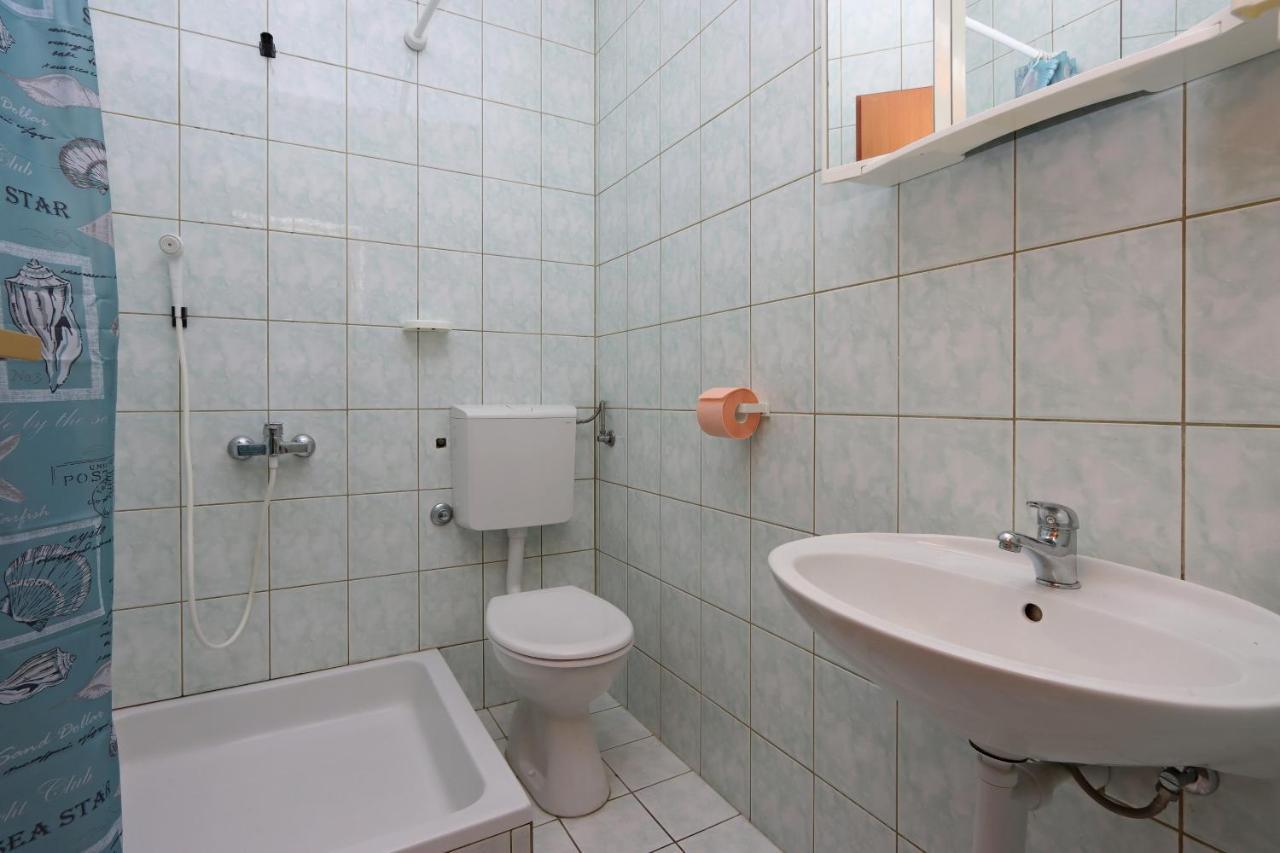 Apartments And Rooms With Parking Space Selce, Crikvenica - 2362 Exteriér fotografie
