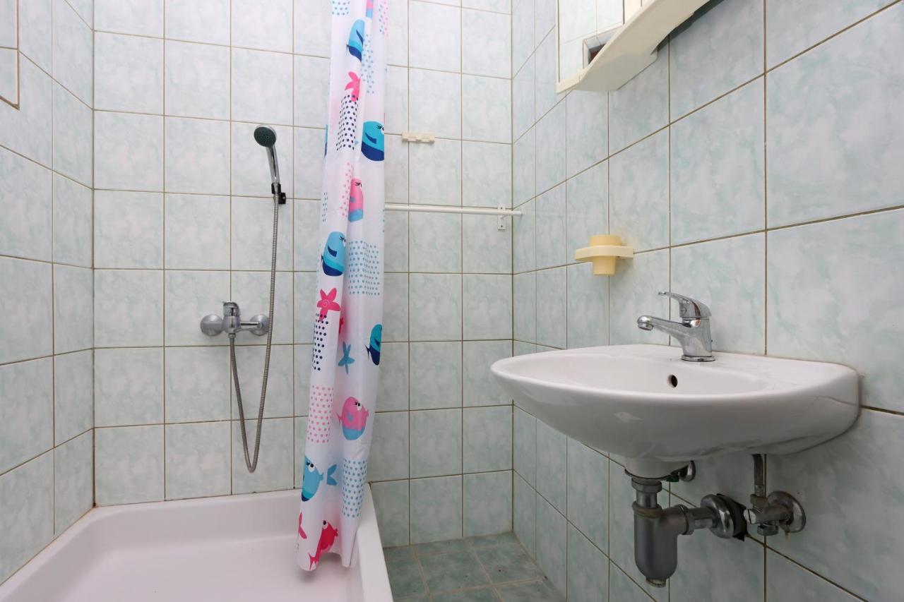 Apartments And Rooms With Parking Space Selce, Crikvenica - 2362 Exteriér fotografie