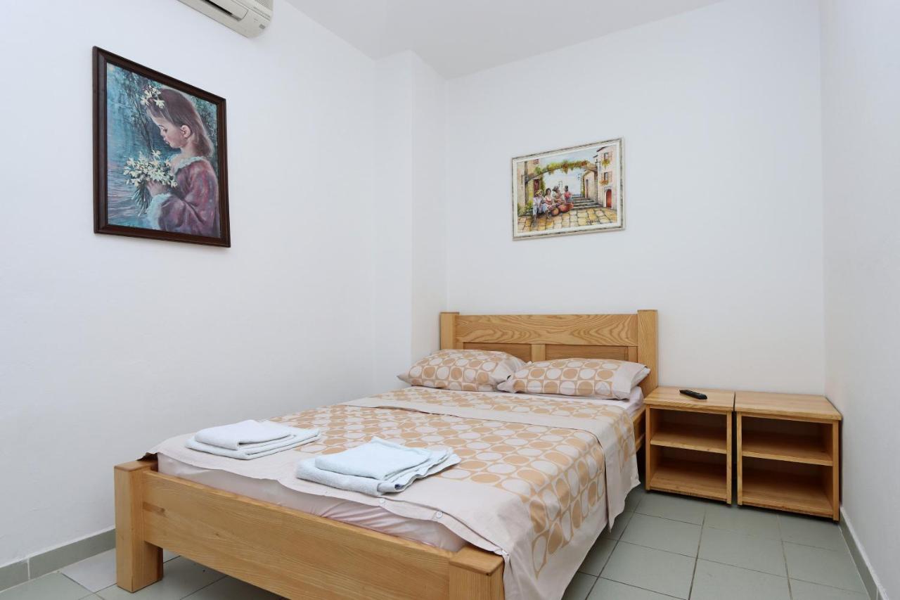 Apartments And Rooms With Parking Space Selce, Crikvenica - 2362 Exteriér fotografie