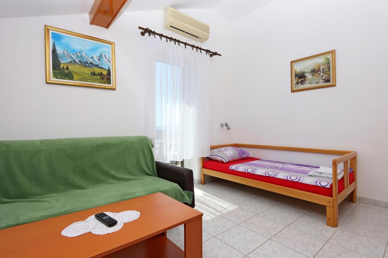 Apartments And Rooms With Parking Space Selce, Crikvenica - 2362 Exteriér fotografie