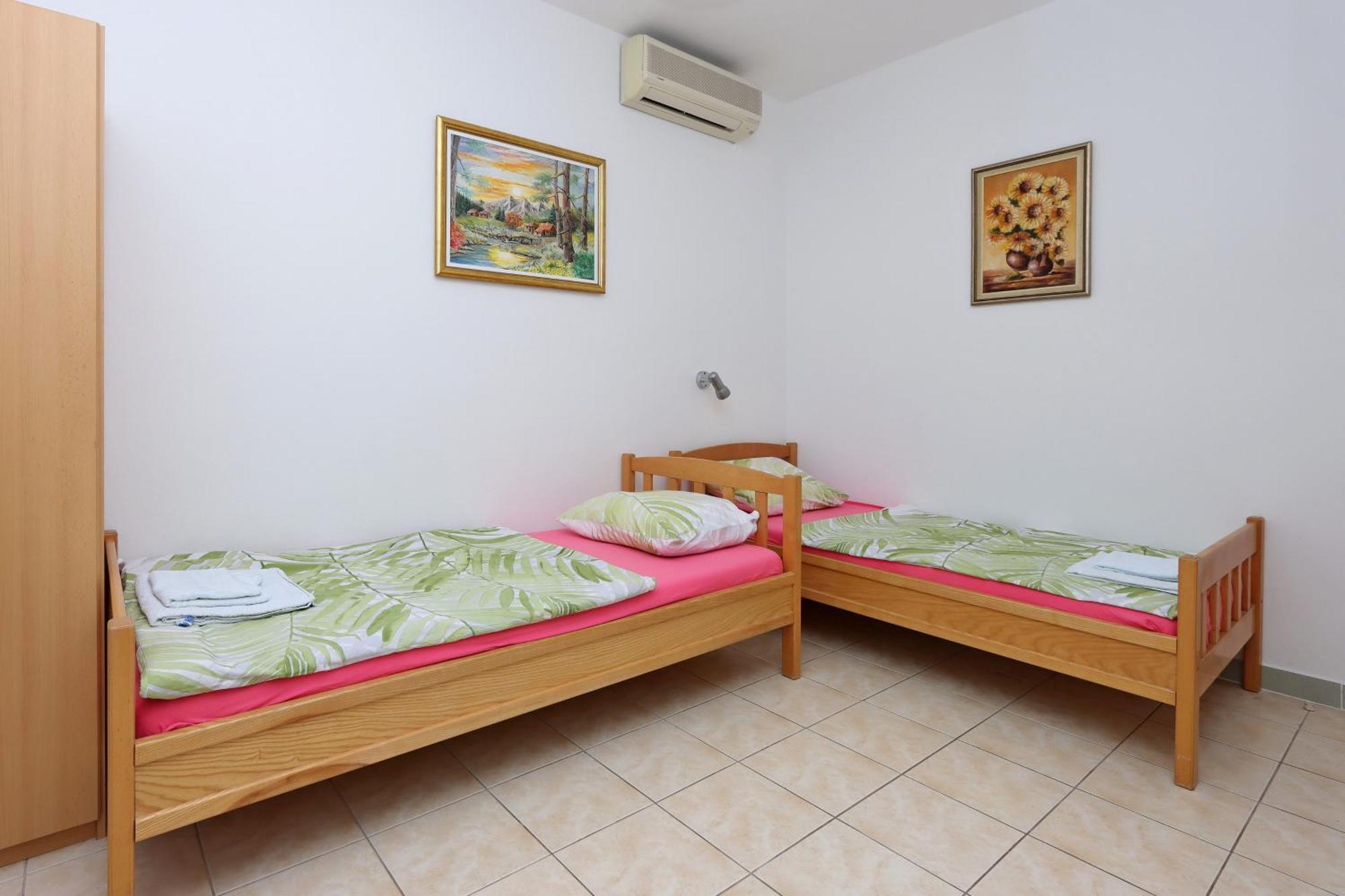 Apartments And Rooms With Parking Space Selce, Crikvenica - 2362 Pokoj fotografie